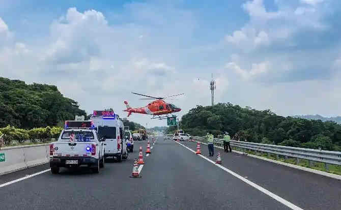 武陵源区高速公路汽车救援案例